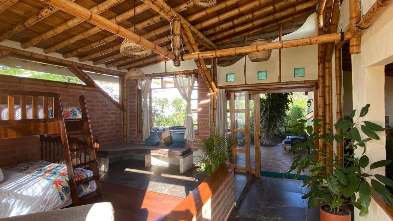 Hosteria Colibri Aeropuerto Tababela Exterior photo