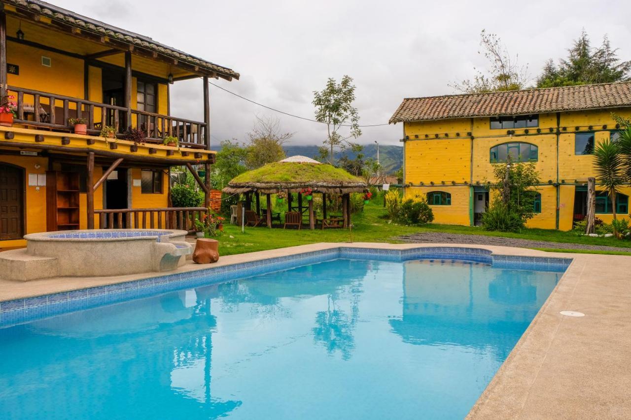 Hosteria Colibri Aeropuerto Tababela Exterior photo